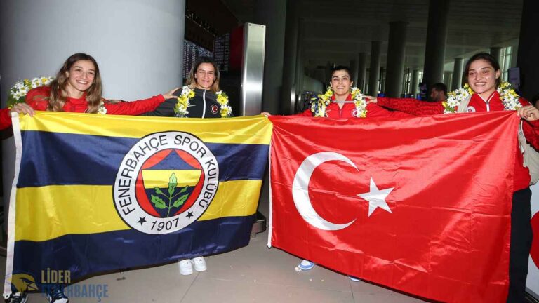 Fenerbahçe'nin Gururlu Boks Şampiyonları Yurda Döndü