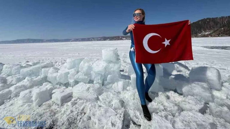 Şahika Ercümen Dünya'nın En Derin Gölüne Daldı