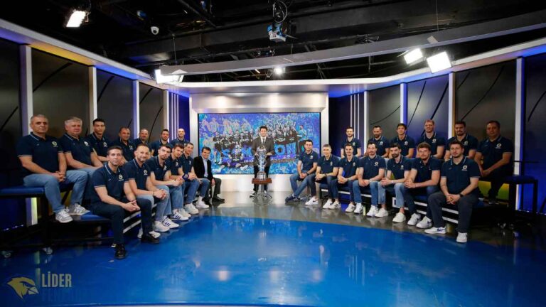 Şampiyon Voleybolcularımız Zaferin Hikayesini Anlattı